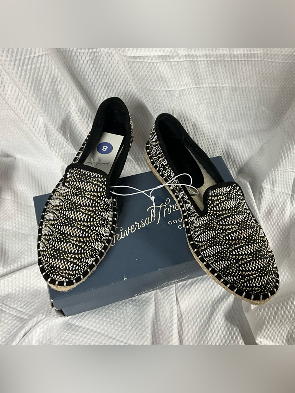 NIB Universal Thread slip ons size 8